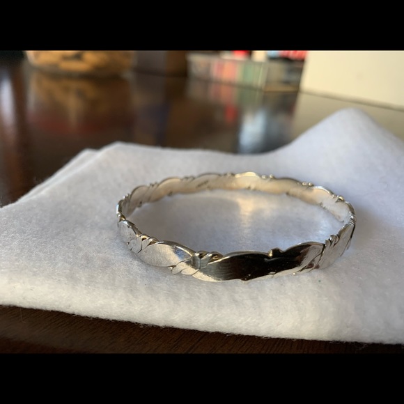 Sterling silver bangle bundle - Picture 3 of 4